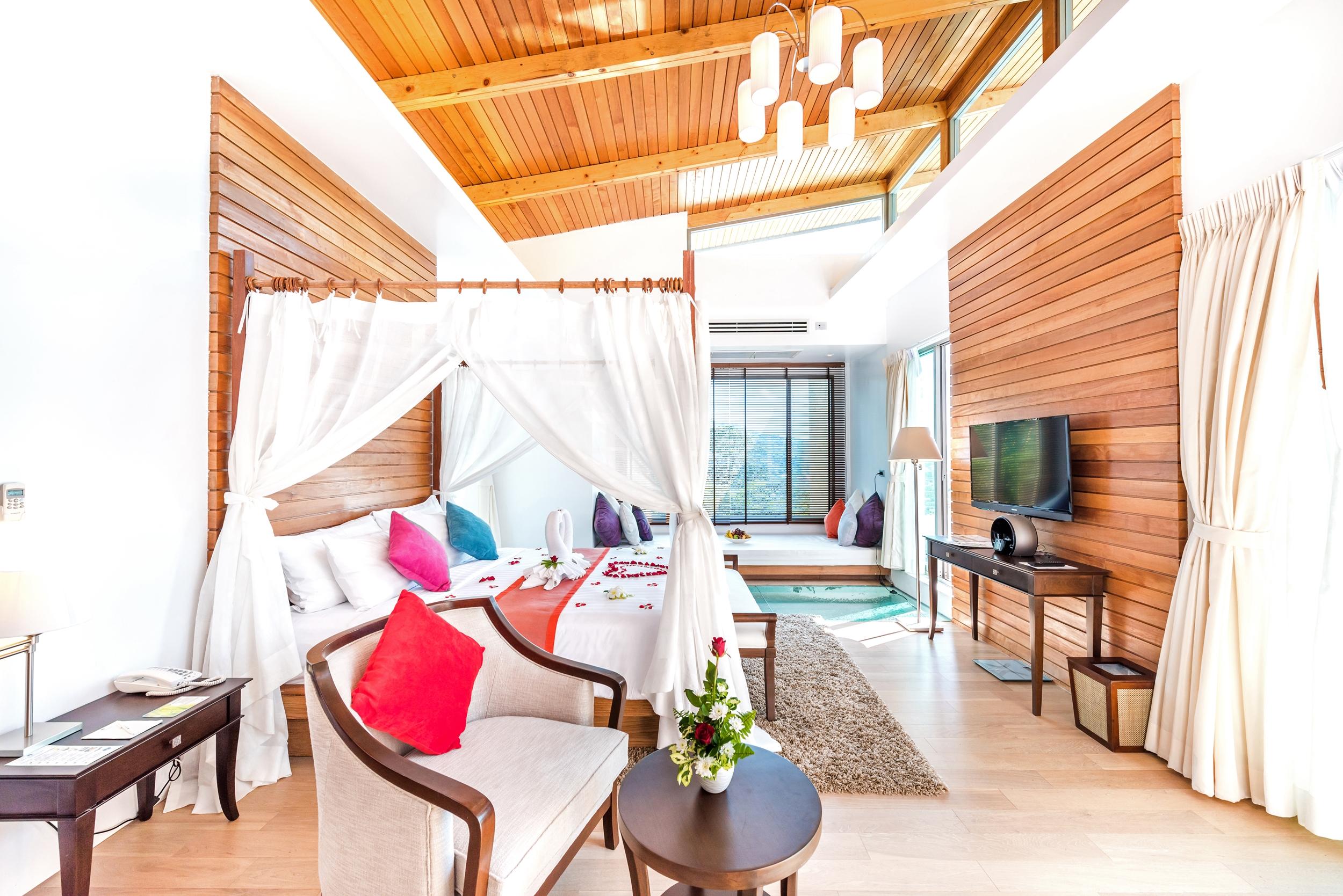 Wyndham Sea Pearl Resort, Phuket Patong Exterior foto A bedroom at the hotel